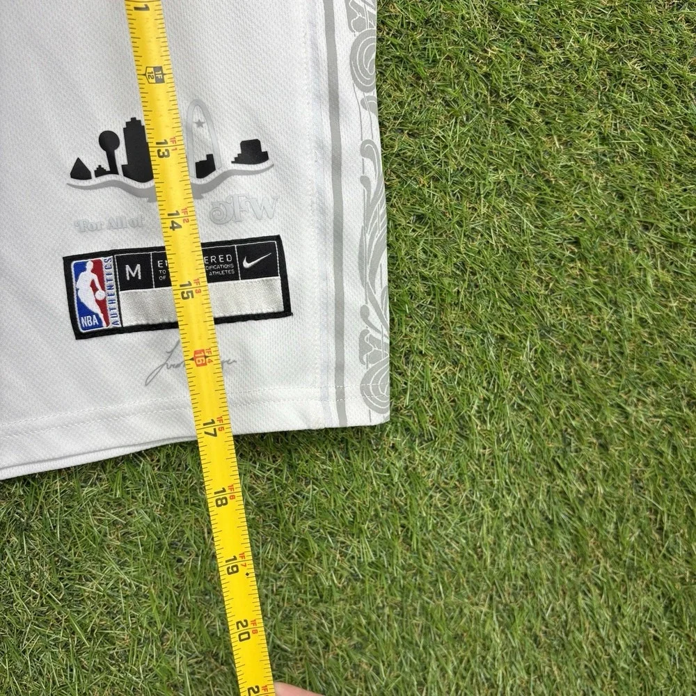 Dallas Mavericks Nike Jersey Youth Medium Luka Doncic #77 City Edition White